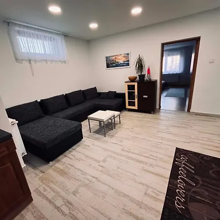 Hajdu-apartman Apartament Hajduboszormeny